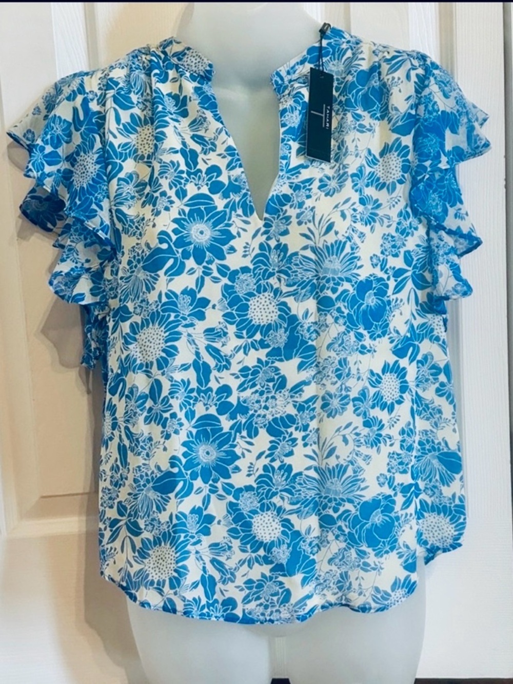 Tahari Lined Blue White Floral Flutter Sleeve Top Blouse Shirt XS NWT